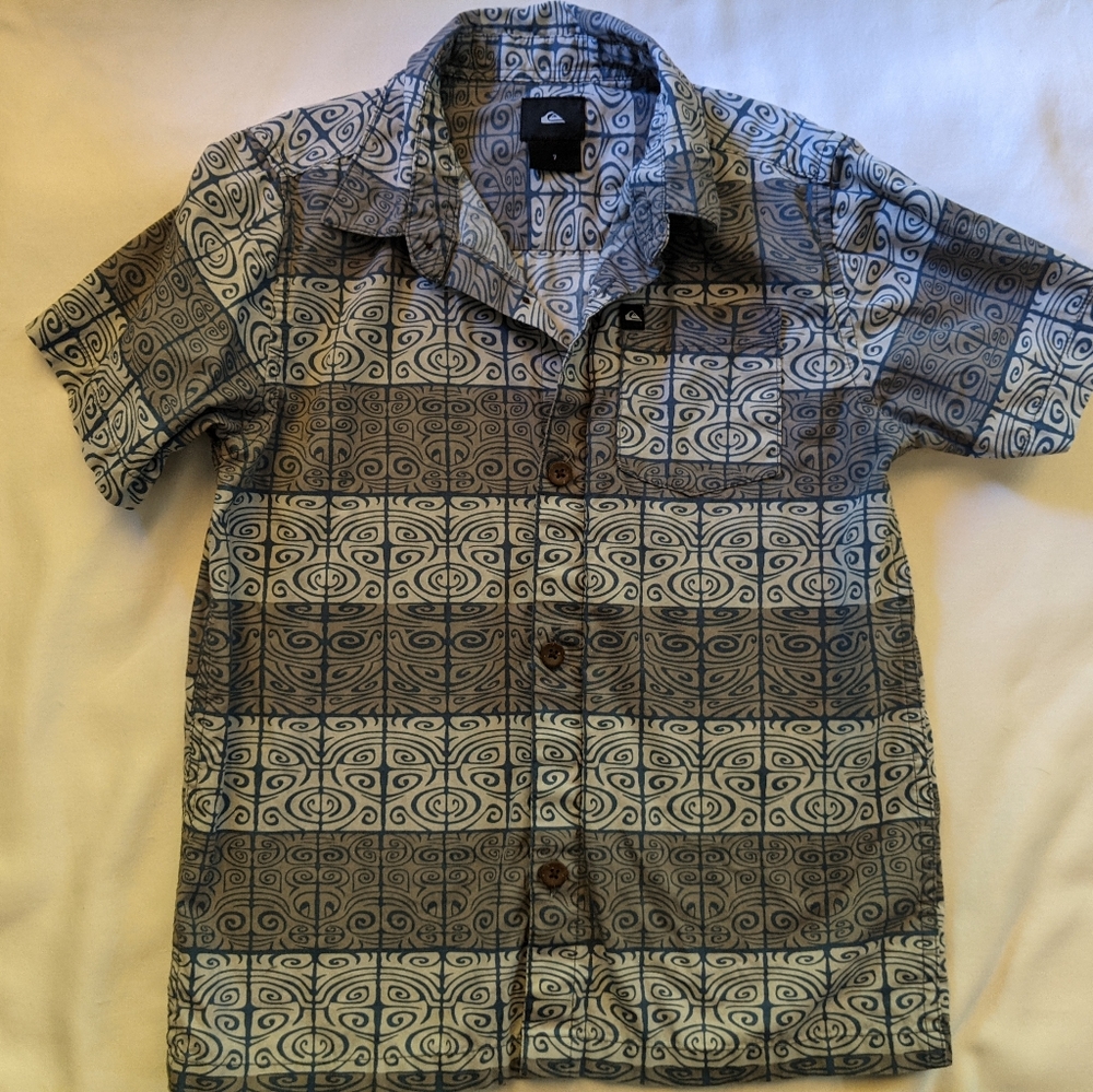 Quiksilver Blue and Gray Patterned Button Down Shirt